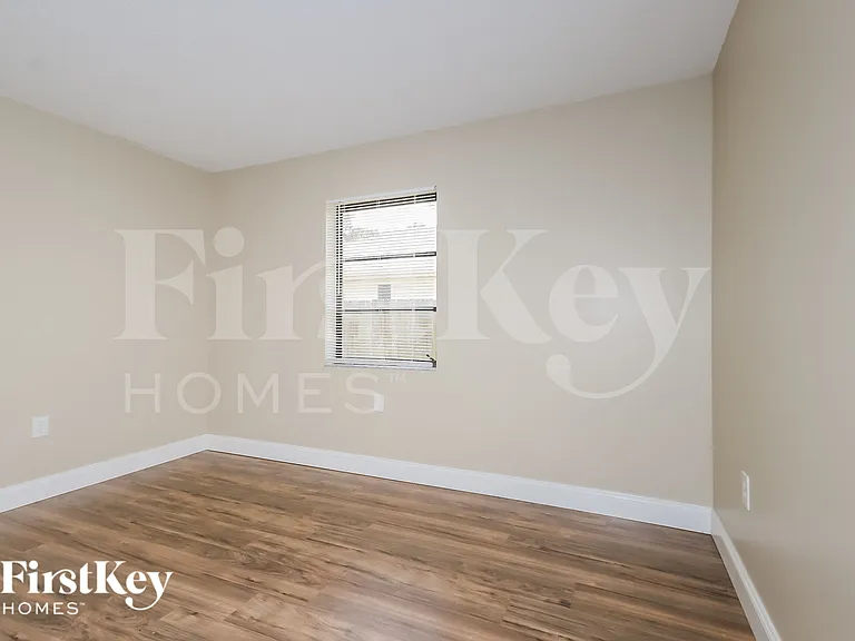 1434 SW Broadview St — Photo 13