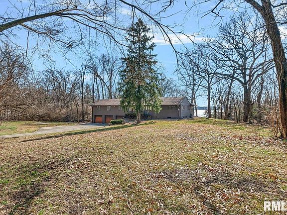 4th image of 65 Linden Ln