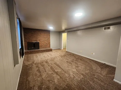 723 Fraser St — Photo 23
