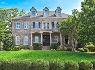 1105 Delacourt Ln, Matthews, NC 28104