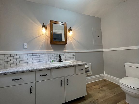 5th image of 610 S Westnedge Ave #B