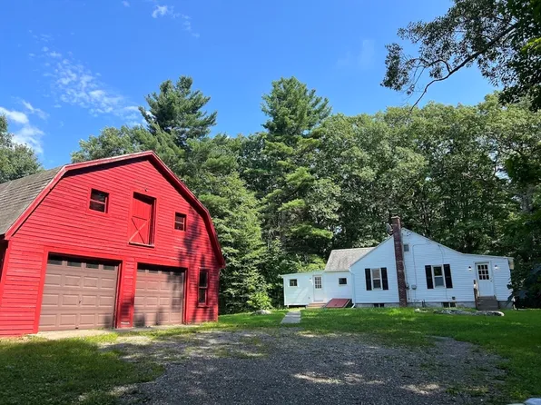 42 New State Rd, Montgomery, MA 01085
