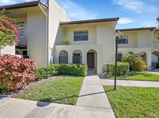 8566 Casa Del Lago #E, Boca Raton, FL 33433