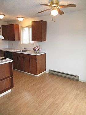 3rd image of 608 47th St SE #106