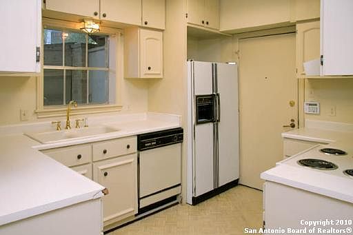 4th image of 7731 Broadway #D115