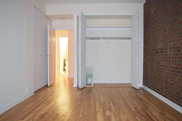 Rented by Manhattan Connection | media 11