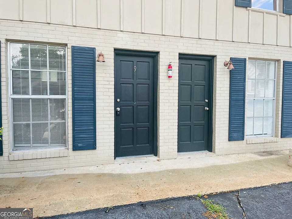 128 S Main Ave #9
