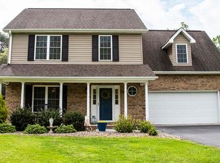 1695 Red Lane Ext, Salem, VA 24153
