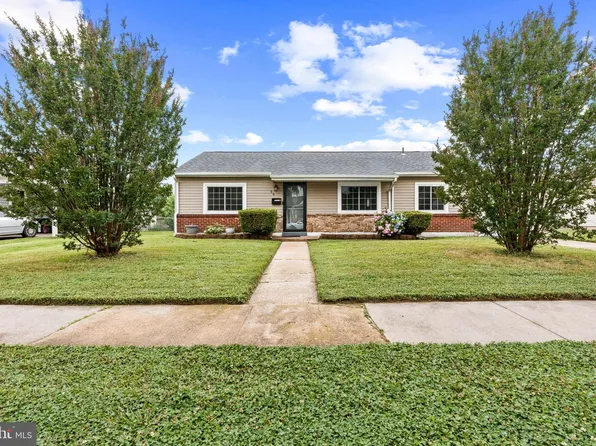 66 Chesterfield Dr, New Castle, DE 19720