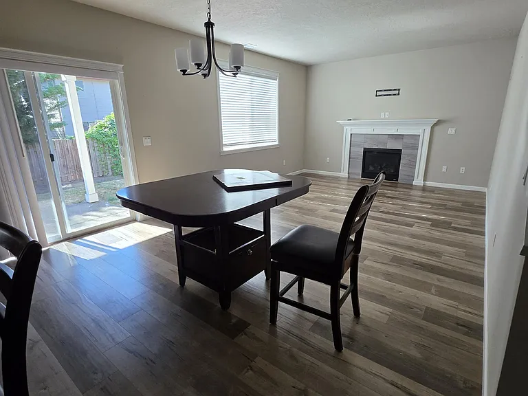 1013 Robbins Ct — Photo 13