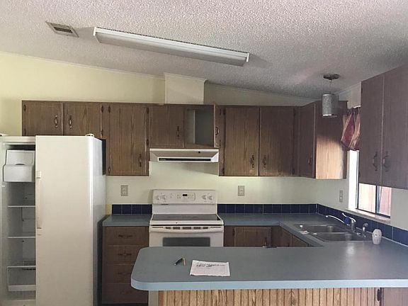 4th image of 4250 NE 130th Ct