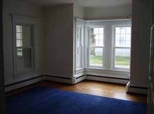 87 C St, Manchester, NH 03102