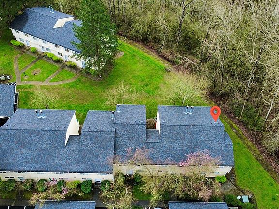 2nd image of 833 SW Sunset Boulevard #J-51