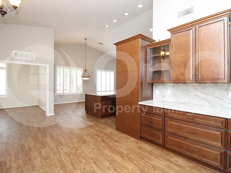 9634 E Rocky Lake Dr — Photo 5