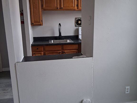 2nd image of 430 King St APT 2