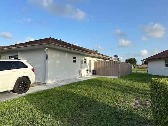 3rd image of 5262 Garden Hills Circle