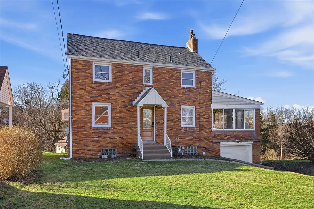 1900 Beechford Ave photo 1