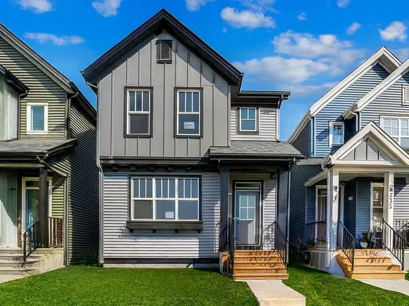 239 N Savoy Lndg SE, Calgary, AB T3S 0E1