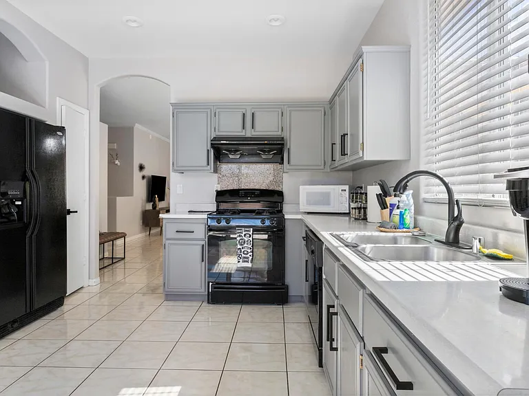 8074 Palace Estate Ave — Photo 21