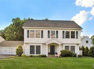 87 Cedar St, Midland Park, NJ 07432