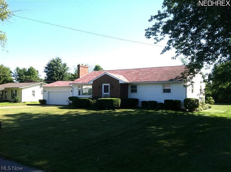 1st image of 22 Lake Breeze Dr