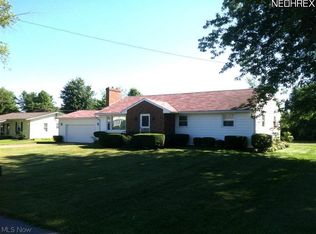 22 Lake Breeze Dr, Conneaut, OH 44030