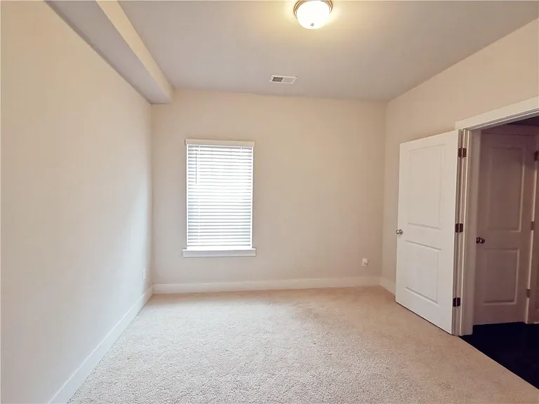 3795 Oxford Cir — Photo 12