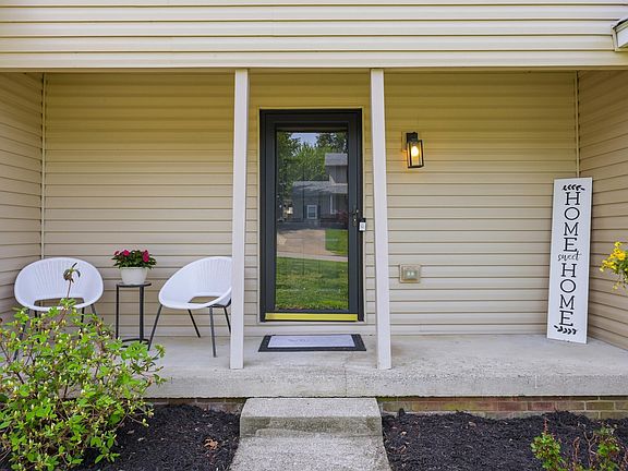 3rd image of 114 Applegrove Dr