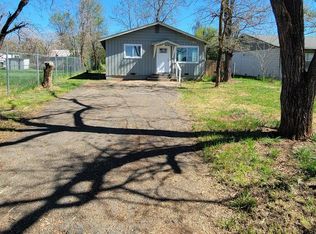 6941 Skyway St, Redding, CA 96002