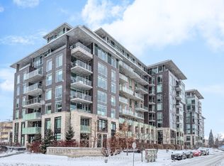 530 De Mazenod Ave #310, Ottawa, ON K1S5W8