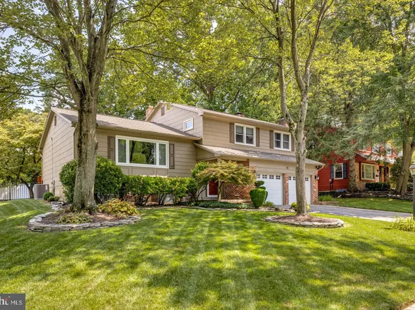 26 Highgate Ln, Cherry Hill, NJ 08003
