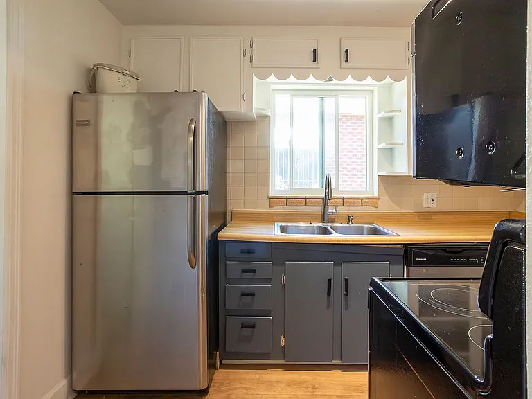 2233 Poplar St — Photo 12