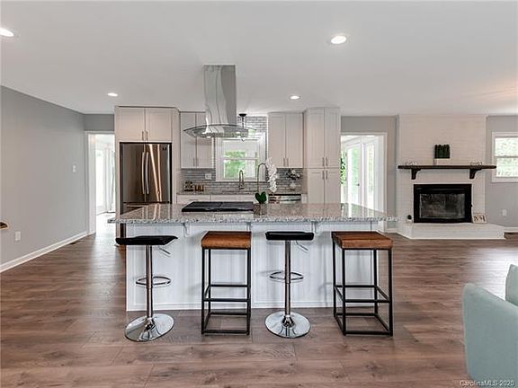 5th image of 5541 Starkwood Dr