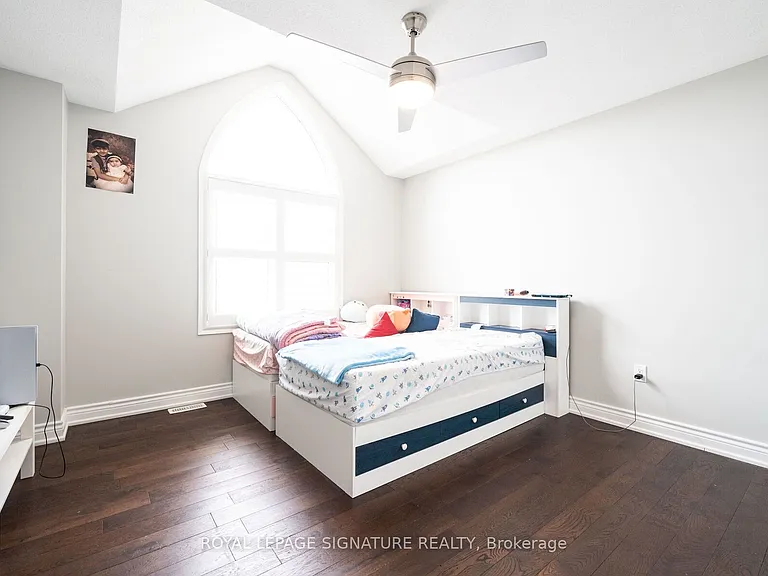 1071 Syndenham Ln — Photo 22