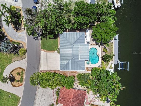 4th image of 10104 Sandpiper Rd E