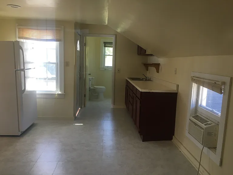 14 Smith St #2 — Photo 2