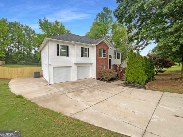 585 Bailey Dr, Jefferson, GA 30549
