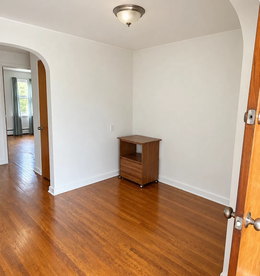 2 bed, $1,100 — Photo 4