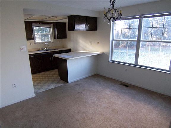 5th image of 5909 Gloucester Ct