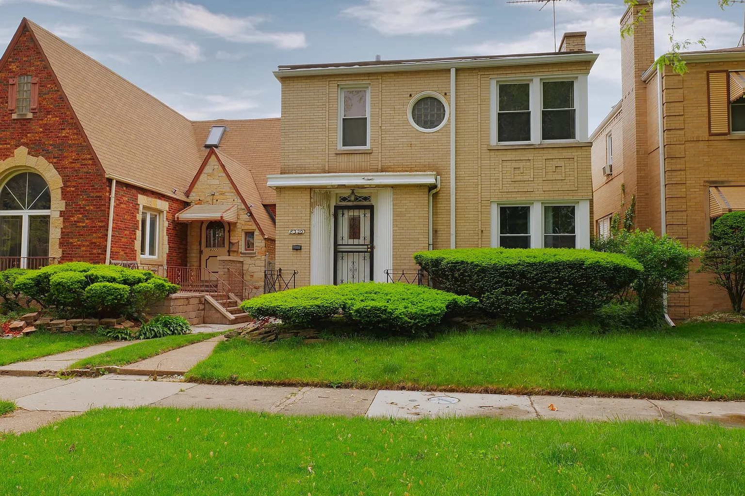 8329 S Vernon Ave photo 1