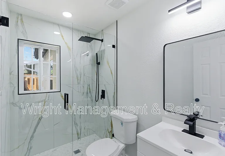 3029 Corona Dr — Photo 12