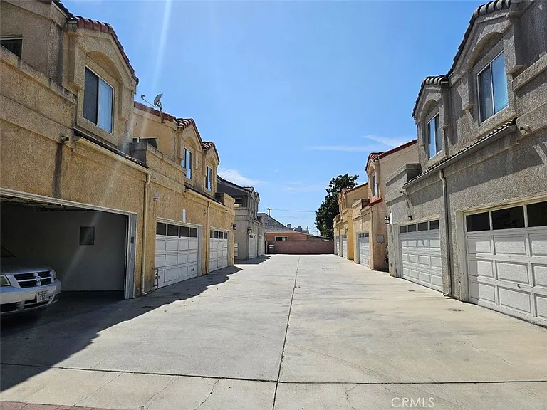 22027 Hawaiian Ave — Photo 4