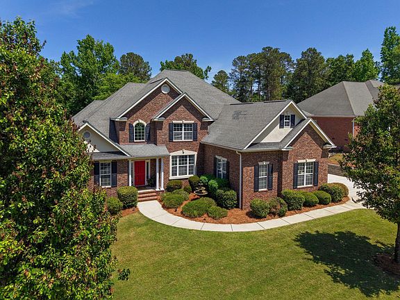 3rd image of 704 Spotswood Drive