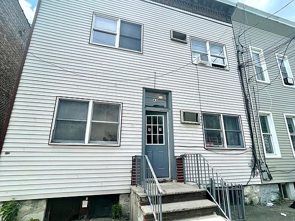 5th image of 43 Saint Pauls Ave APT 2L