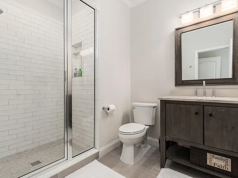 2537 Oglethorpe Cir NE — Photo 22