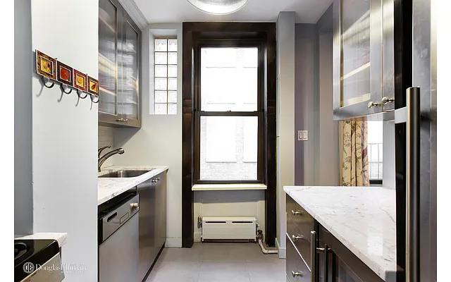 Sold by Douglas Elliman | media 10