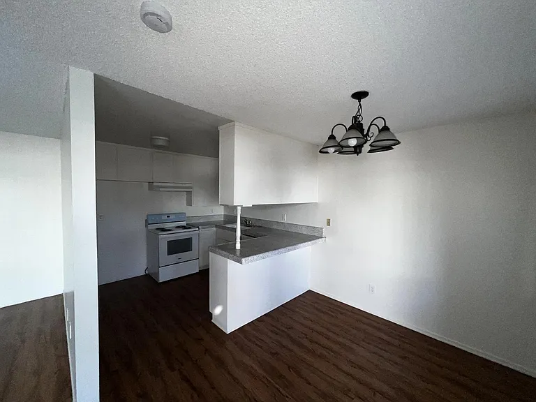 15751 Ryon Ave #7 — Photo 13