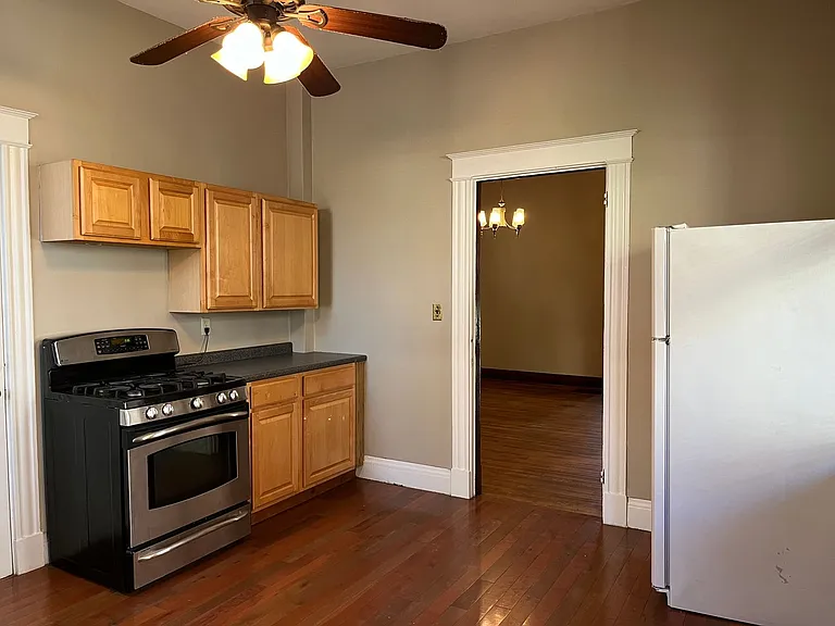 2102 Maryland Ave — Photo 9