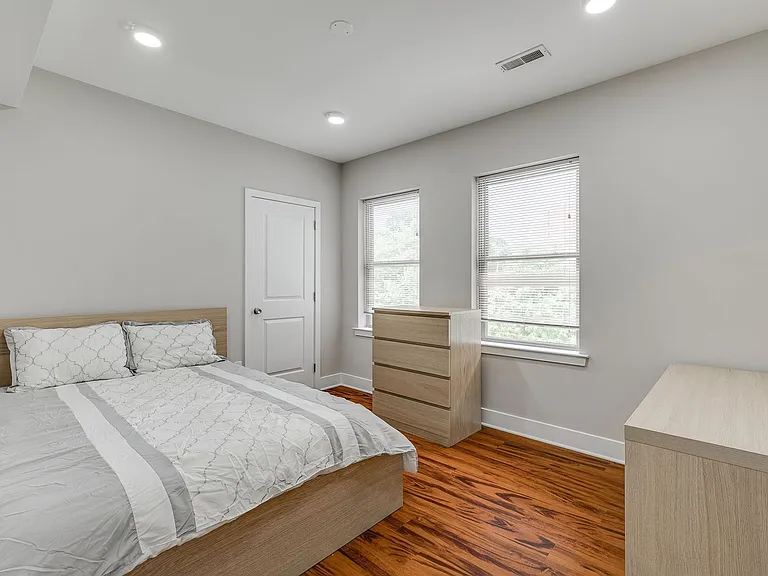 549 Armstrong St #201 — Photo 16