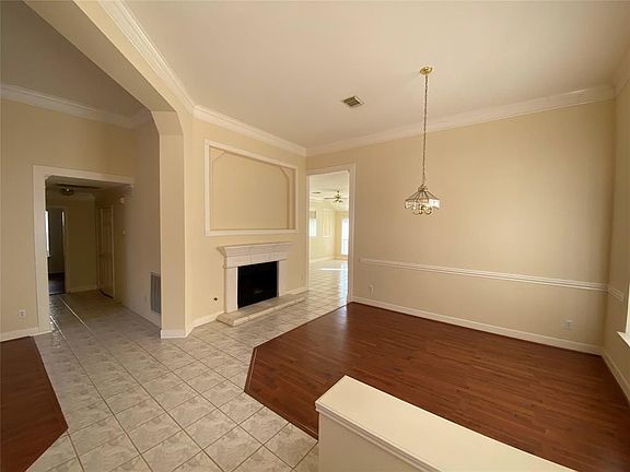 4th image of 2202 Madewood Dr
